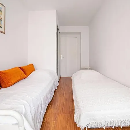 Les Palmiers Apartment *